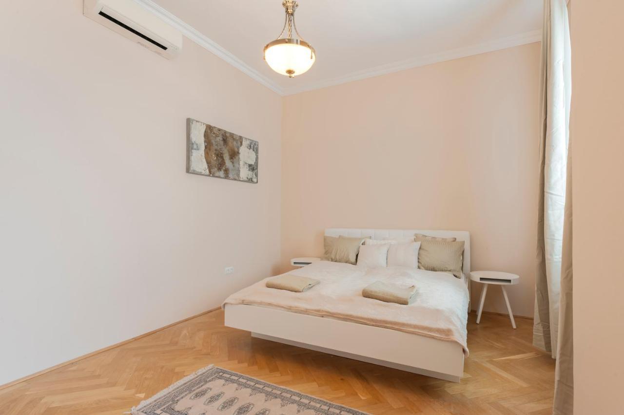 Opera & Basilica 2 Bedrooms With Balcony Budapeszt Zewnętrze zdjęcie