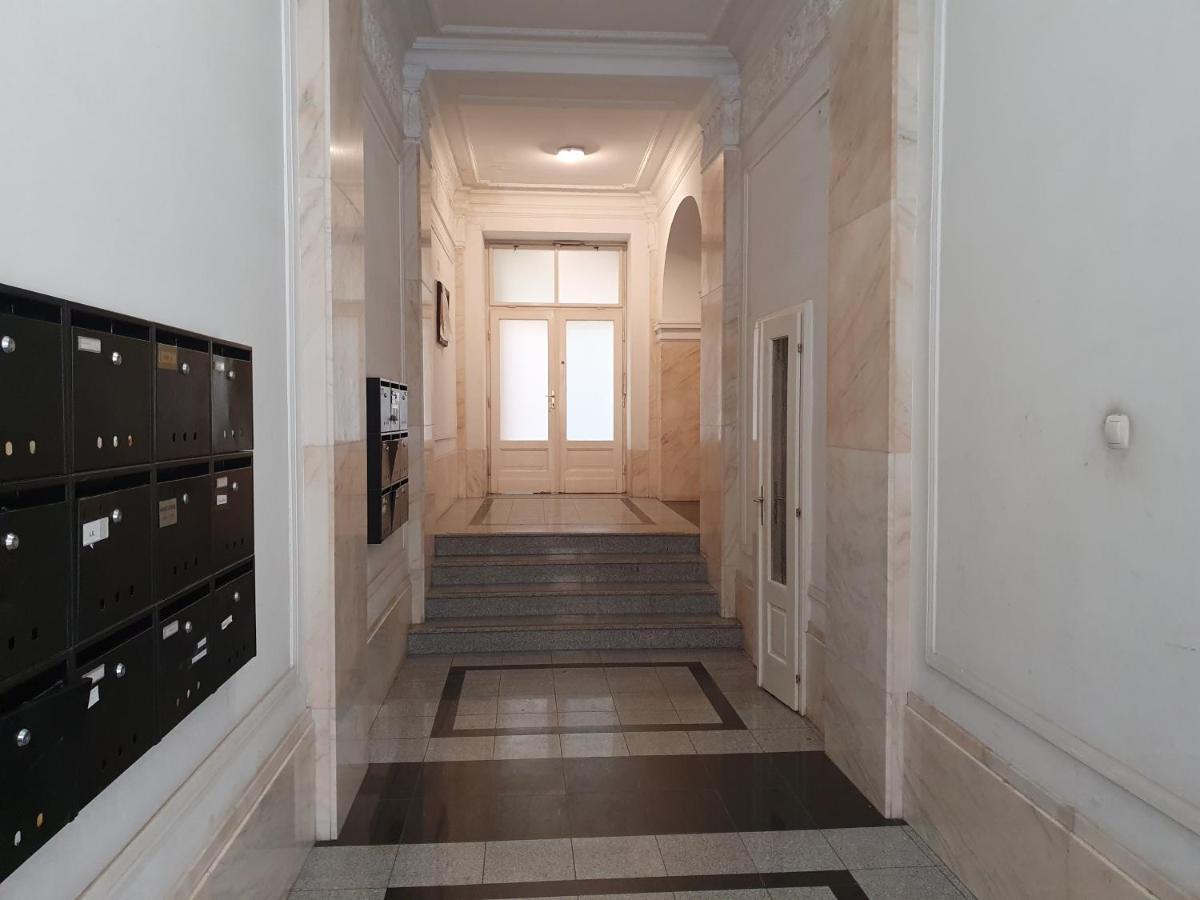 Opera & Basilica 2 Bedrooms With Balcony Budapeszt Zewnętrze zdjęcie